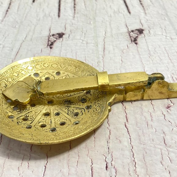 Decorative antique brass spoon with folding handle - Picture 3 of 9